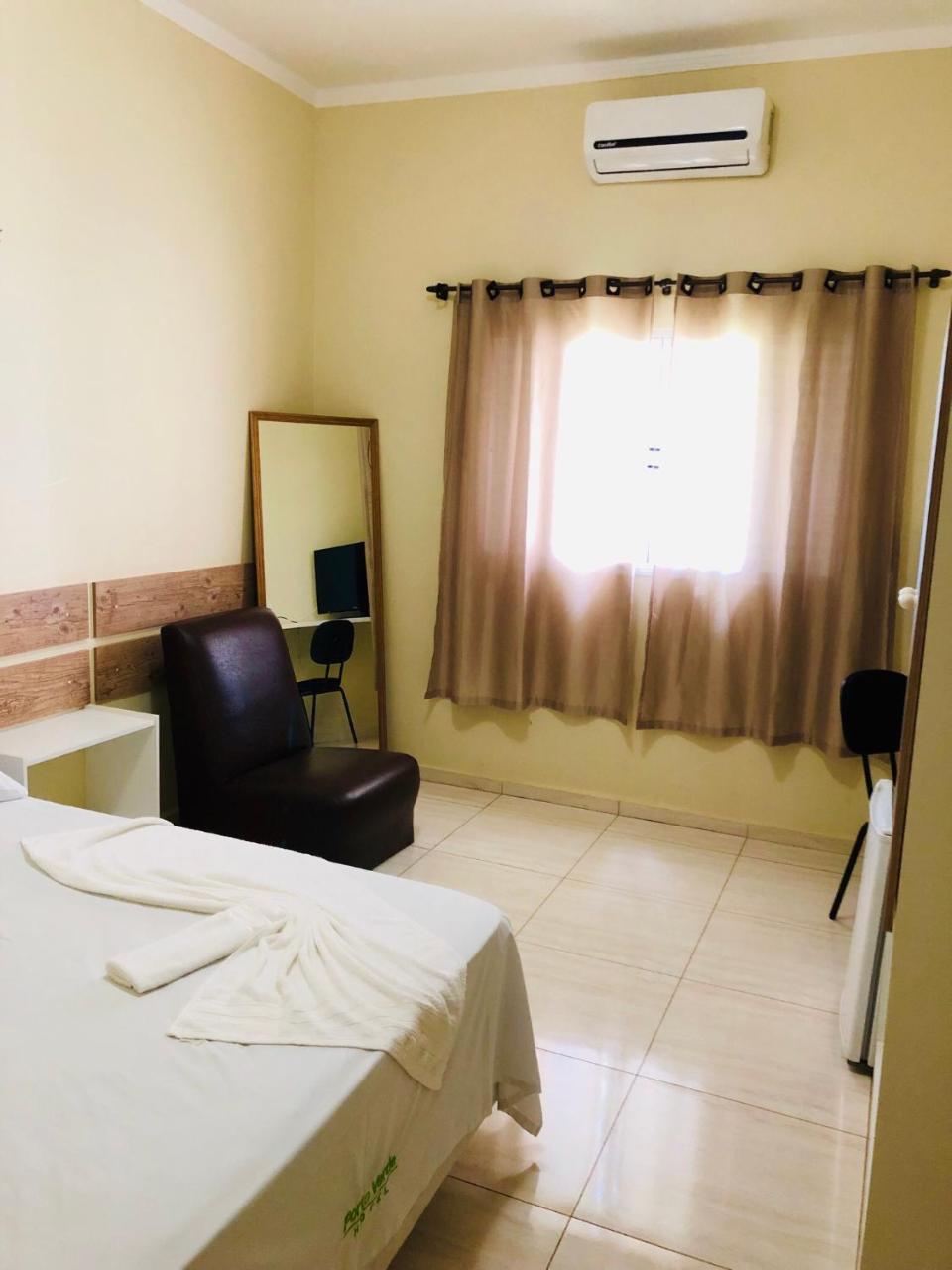 Porto Verde Hotel ลินส์ ภายนอก รูปภาพ